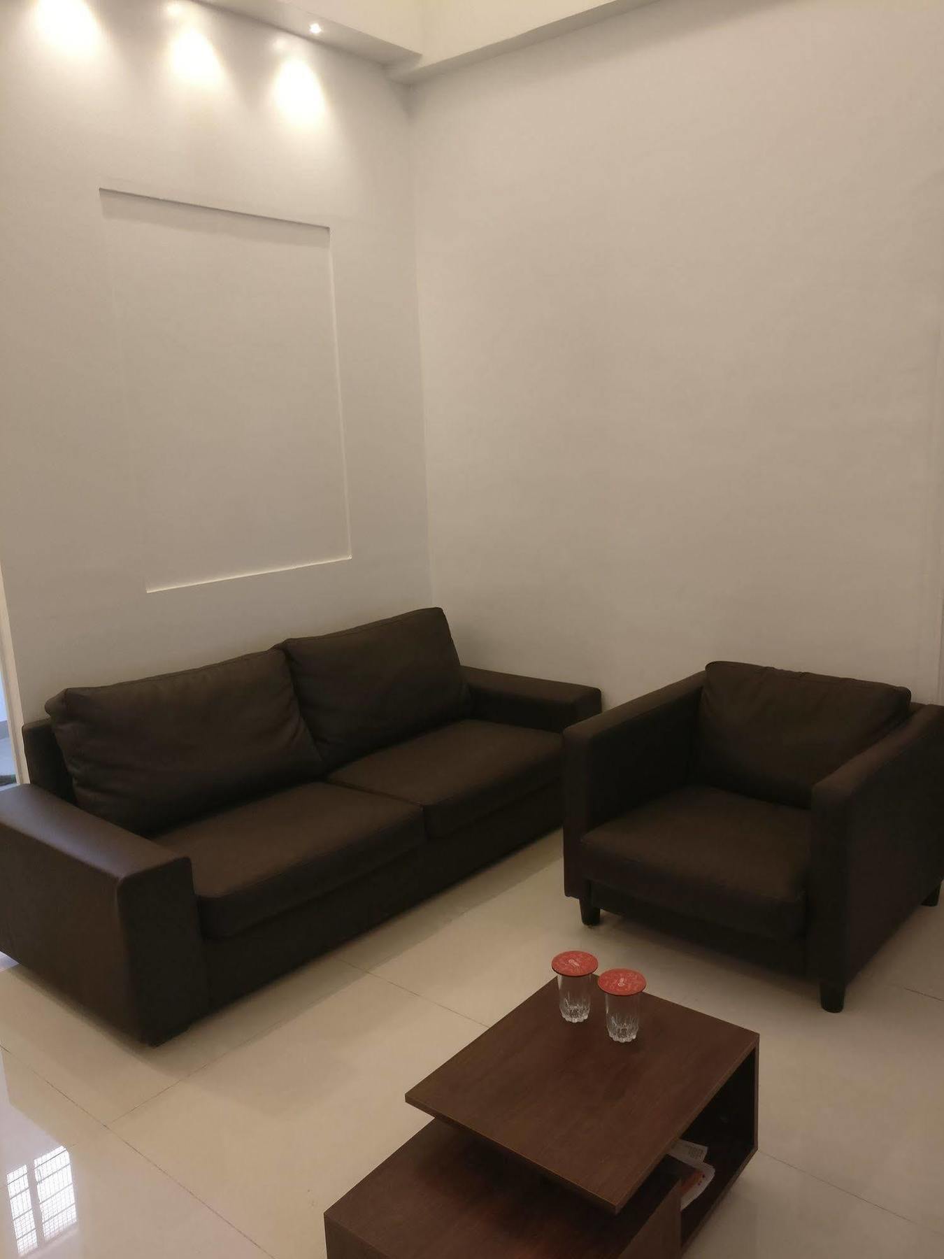 Oyo 1065 Hotel Hmr Royal Inn Pune Exterior photo