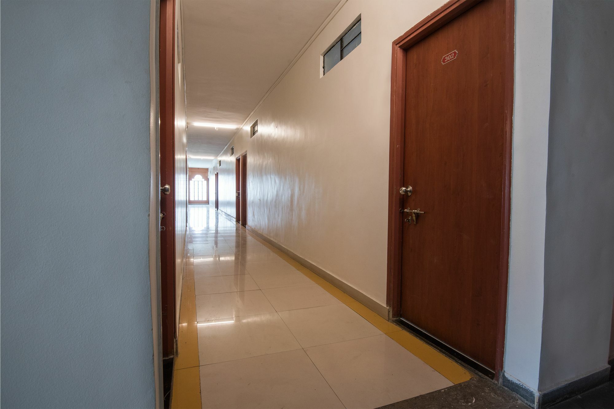 Oyo 1065 Hotel Hmr Royal Inn Pune Exterior photo